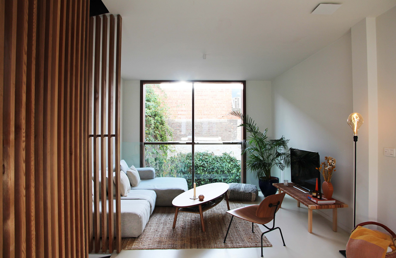 Nieuwe leefruimte met veel natuurlijk licht in rijwoning centrum Gent